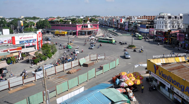“Rốn” kẹt xe vắng vẻ lạ thường, người Sài Gòn &#34;sốc&#34; - 18
