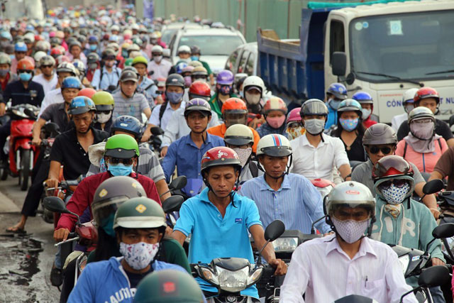 “Rốn” kẹt xe vắng vẻ lạ thường, người Sài Gòn &#34;sốc&#34; - 16