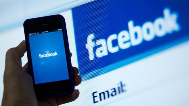 Bị đăng ảnh khỏa thân, cô gái tuổi teen kiện Facebook - 1