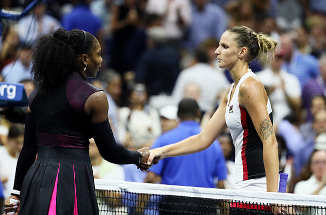 Chưa bao giờ lọt tới vòng 4 một giải Grand Slam, tuy nhiên ở US Open 2016 - Karolina Pliskova đã vượt qua cả 2 chị em nhà Williams để lần đầu tiên giành vé vào trận chung kết.
