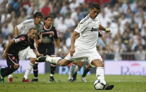 Ronaldo ra sân: Lại sắp gặp dớp ngày ra quân - 1