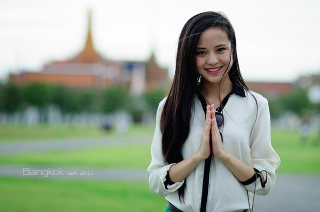 Lối dẫn linh hoạt và ngoại hình xinh đẹp của Ngọc Bích được khán giả Việt yêu mến. 