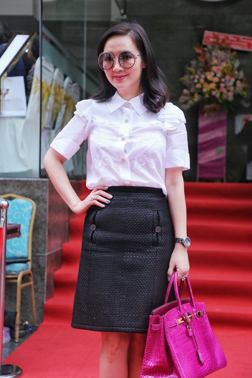 Thu Thủy khoe eo thon chuẩn "gái một con" - 7