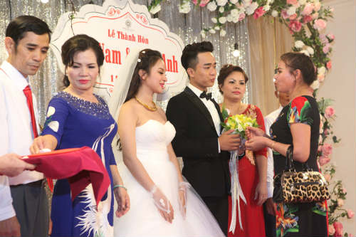 Đỗ Duy Nam cười tít mắt rước vợ hot girl về dinh - 5