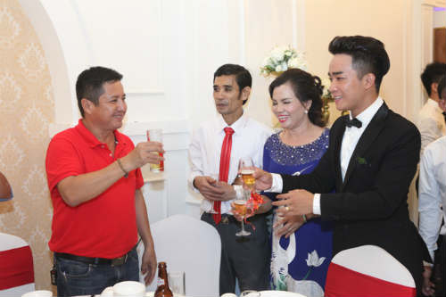 Đỗ Duy Nam cười tít mắt rước vợ hot girl về dinh - 14