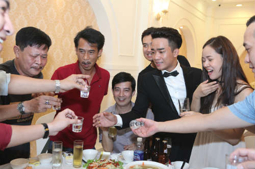 Đỗ Duy Nam cười tít mắt rước vợ hot girl về dinh - 2