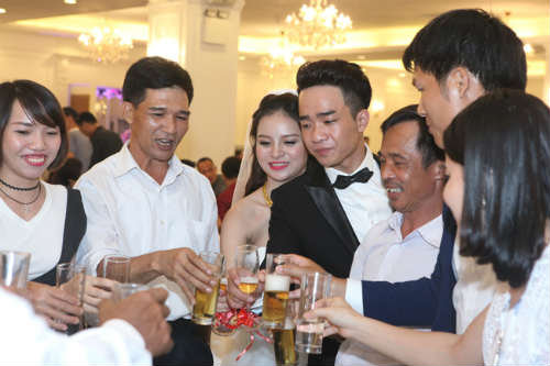 Đỗ Duy Nam cười tít mắt rước vợ hot girl về dinh - 5