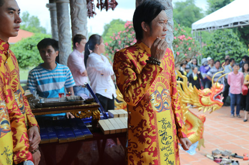 Xót xa ảnh Hoài Linh già đi nhiều vì nhà thờ Tổ - 8