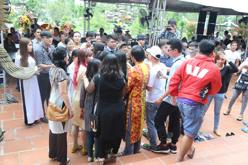 Xót xa ảnh Hoài Linh già đi nhiều vì nhà thờ Tổ - 4