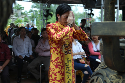 Xót xa ảnh Hoài Linh già đi nhiều vì nhà thờ Tổ - 10