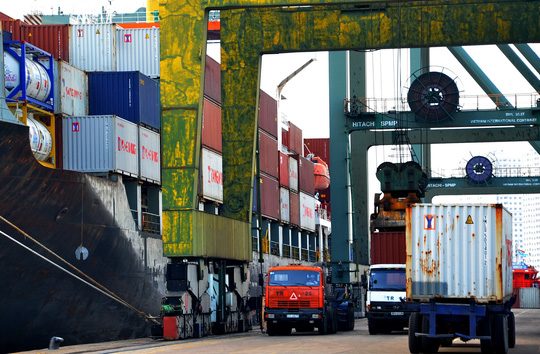Logistics yếu kém, xuất nhập khẩu thua thiệt - 1
