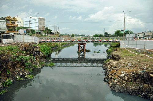 Cận cảnh 2 cầu thép tiền tỷ xây trong 16 ngày ở Sài Gòn - 5