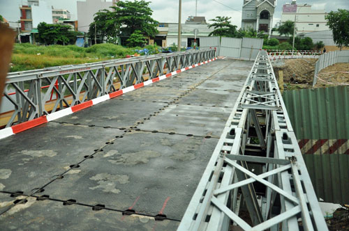 Cận cảnh 2 cầu thép tiền tỷ xây trong 16 ngày ở Sài Gòn - 2