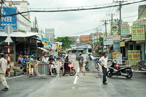 Cận cảnh 2 cầu thép tiền tỷ xây trong 16 ngày ở Sài Gòn - 13