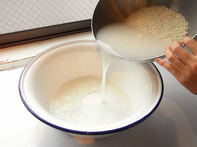 Ngăn chặn lão hóa, dưỡng trắng da nhờ nước vo gạo - 1