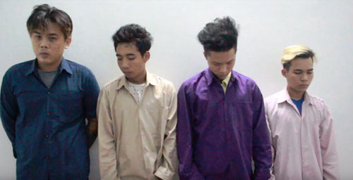 Nhóm thanh niên đánh chết người vì bị chiếu đèn xe vào mặt - 2