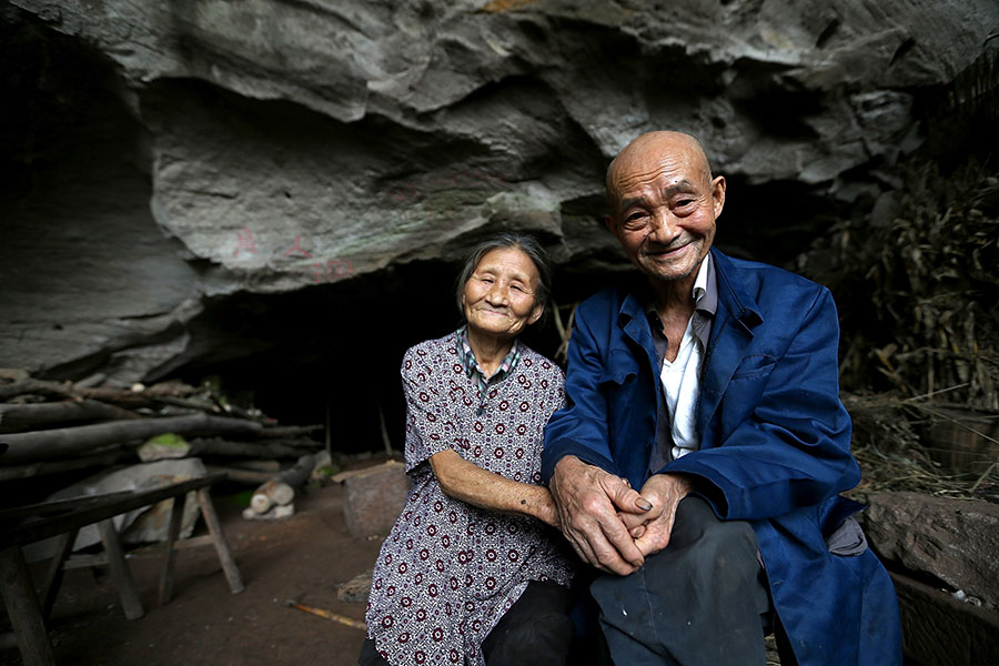 TQ: Cặp vợ chồng sống trong hang suốt 54 năm - 1