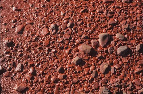 Lý do sông chuyển màu đỏ lòm như máu bí ẩn ở Nga - 3