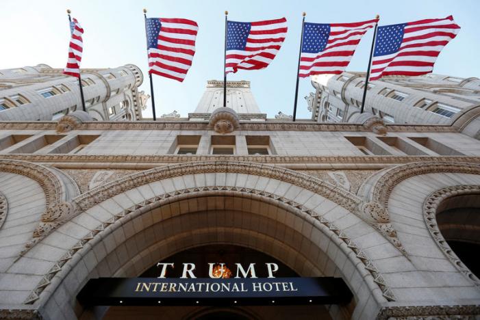 Trump mở khách sạn siêu sang, thành hàng xóm của Obama - 1