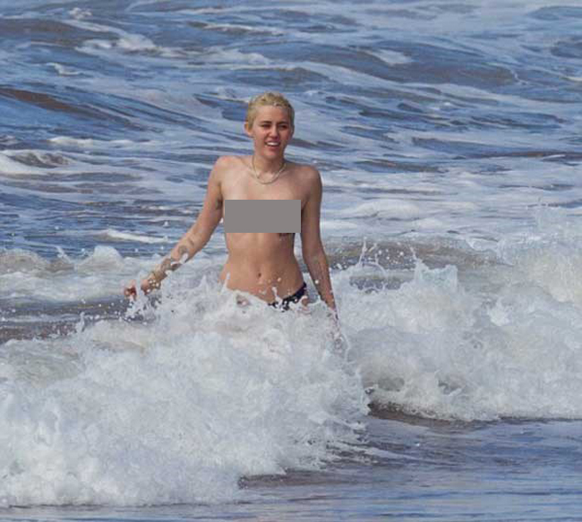 Thói quen thích "tắm trần" của Miley Cyrus nói lên tính cách mạnh bạo của nữ ca sĩ.