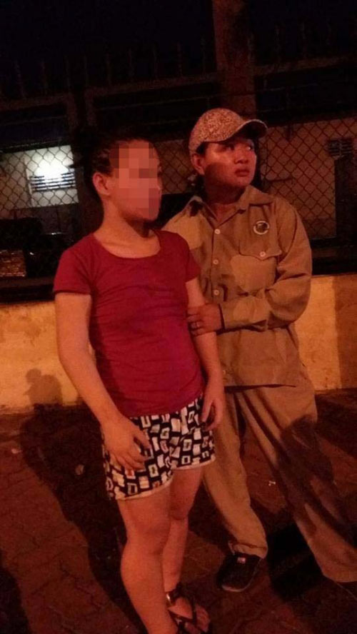 HN: Cô gái mang bầu bị "chồng hờ" đánh dã man giữa phố - 2