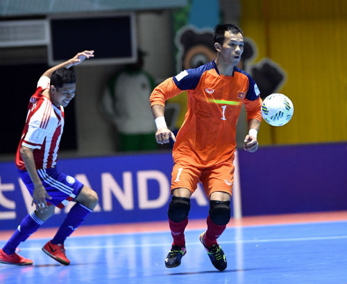 Ảnh: Futsal Việt Nam "trở lại mặt đất" trận gặp Paraguay - 12