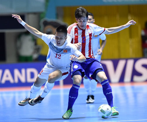 Ảnh: Futsal Việt Nam "trở lại mặt đất" trận gặp Paraguay - 14