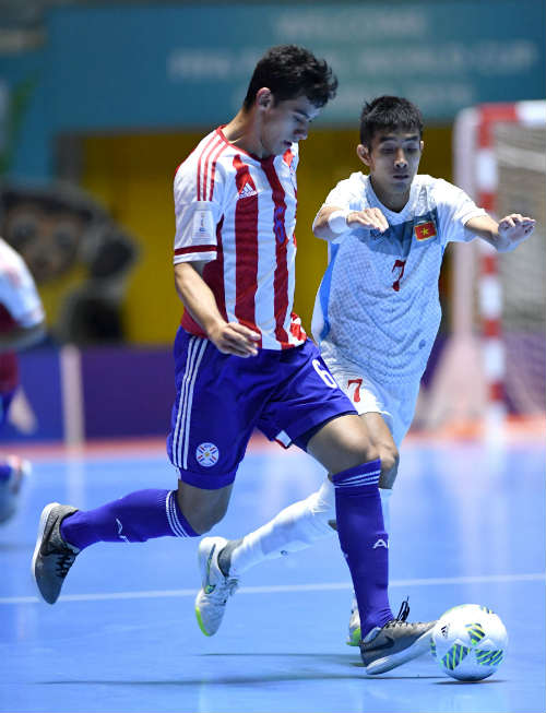 Ảnh: Futsal Việt Nam "trở lại mặt đất" trận gặp Paraguay - 4