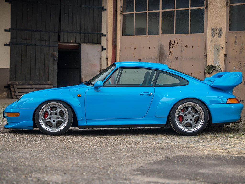 Porsche 993 GT2 đời 1995 được bán với giá siêu "khủng" - 2