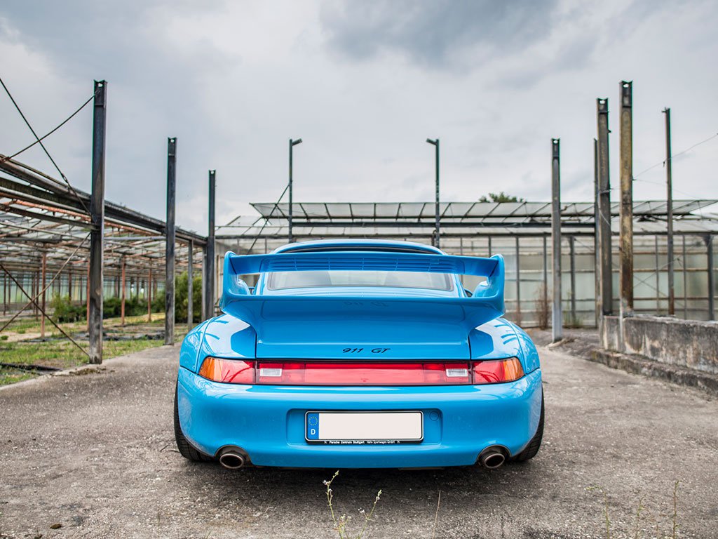 Porsche 993 GT2 đời 1995 được bán với giá siêu "khủng" - 4