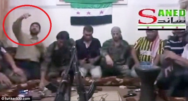 Quân nổi dậy Syria &#34;tự sướng&#34; nhầm với điện thoại gắn bom - 1