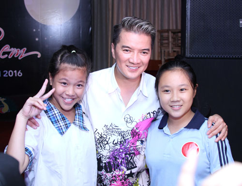 Mr. Đàm hát miễn phí, vui Trung thu cùng trẻ mồ côi - 6