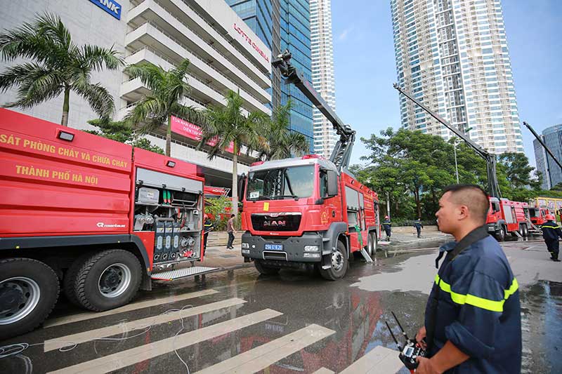 Xem diễn tập cứu 1.000 người “kẹt” ở cao ốc cao nhất VN - 6