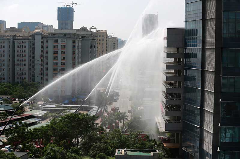 Xem diễn tập cứu 1.000 người “kẹt” ở cao ốc cao nhất VN - 8