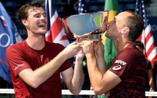Anh em Murray lỡ đám tang ông nội vì Davis Cup - 2