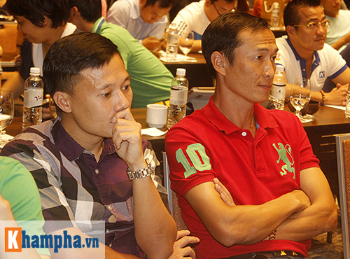 Huyền thoại MU “choáng” với fan Việt, thích Ronaldo hơn Cantona - 3