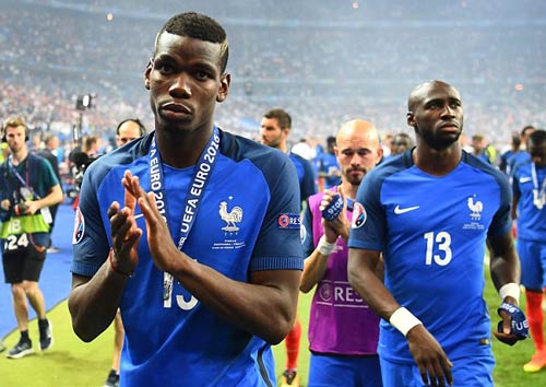 MU: Pogba 100 triệu bảng hay “đứa trẻ trong sân trường” - 3