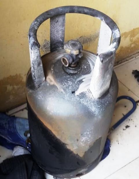 Bình gas phát hỏa, người đàn ông nấu ăn cháy như đuốc - 2