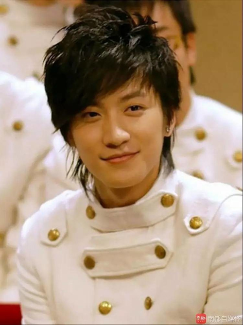 Tuổi thơ cô đơn của mỹ nam tự sát bằng túi nylon - 4