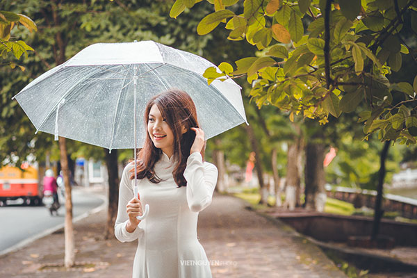 Hoa khôi SV Hà Nội khoe sắc bên hàng cây cổ thụ Thủ Lệ - 5