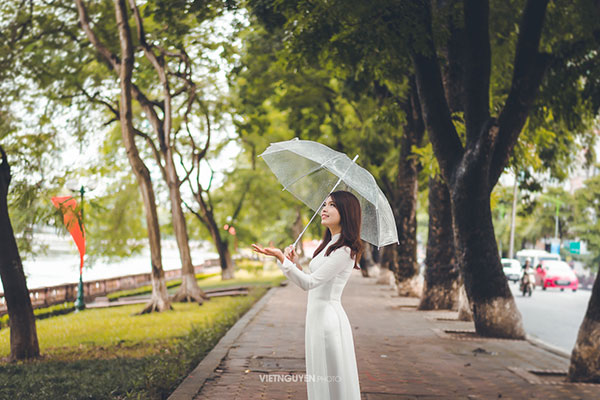 Hoa khôi SV Hà Nội khoe sắc bên hàng cây cổ thụ Thủ Lệ - 6