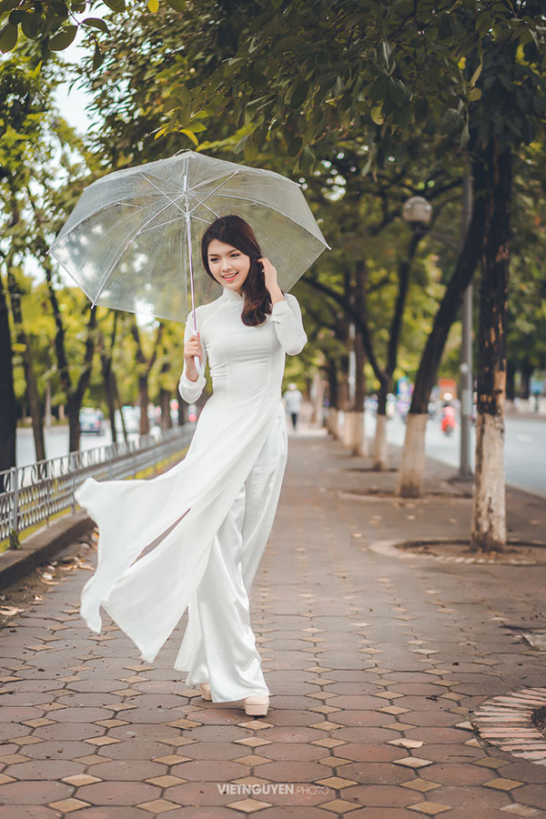 Hoa khôi SV Hà Nội khoe sắc bên hàng cây cổ thụ Thủ Lệ - 8