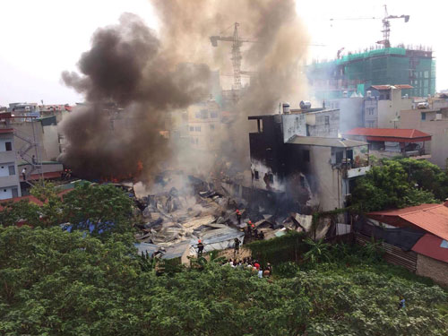 Cháy lán trọ công nhân giữa Thủ đô, dân hoảng loạn tháo chạy - 4