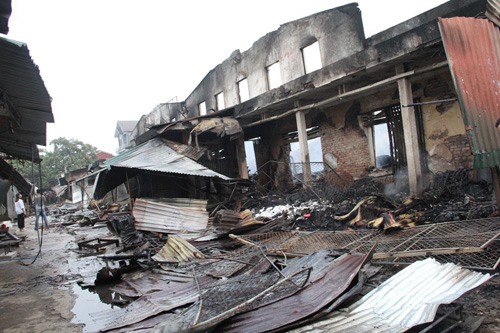 Vụ cháy 130 ki-ốt: Hàng trăm tỷ đồng thiêu rụi trong 1 đêm - 3