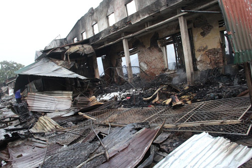 Vụ cháy 130 ki-ốt: Hàng trăm tỷ đồng thiêu rụi trong 1 đêm - 4
