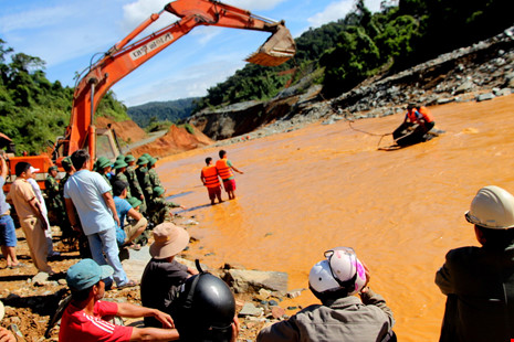 Thủy điện Sông Bung 2 bị vỡ, thiệt hại 5 tỉ đồng - 1