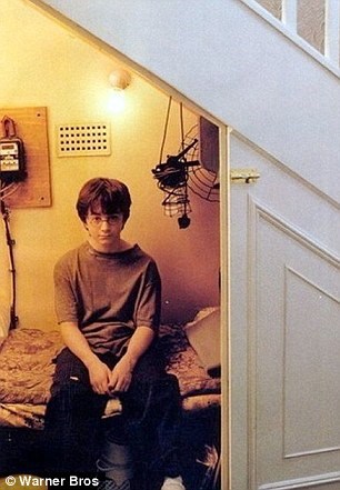 Nhà của phù thuỷ Harry Potter được rao bán 13,6 tỉ đồng - 9