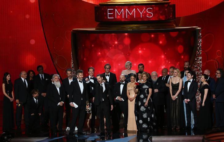 Tất tật về phim 18+ "nghẽn sóng" HBO cuỗm 38 giải Emmy - 1