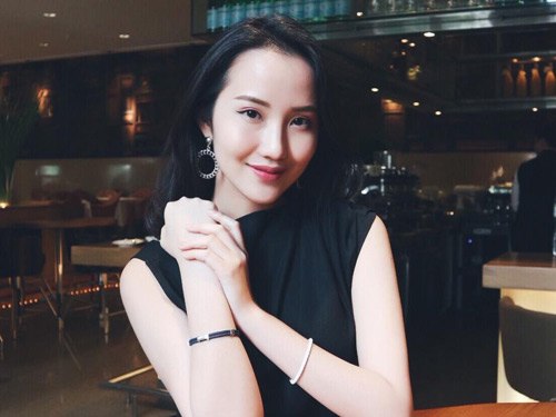 Hội hotgirl “phát cuồng” vì cặp vòng tay Caballero & Feliz - 1