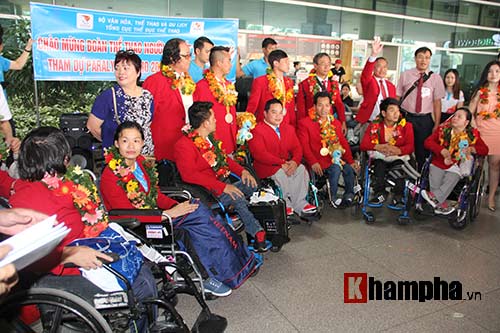 HCV Paralympic Lê Văn Công nhận “mưa” tiền thưởng - 12